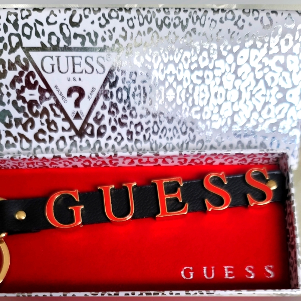 💥 Guess bag charm 💥